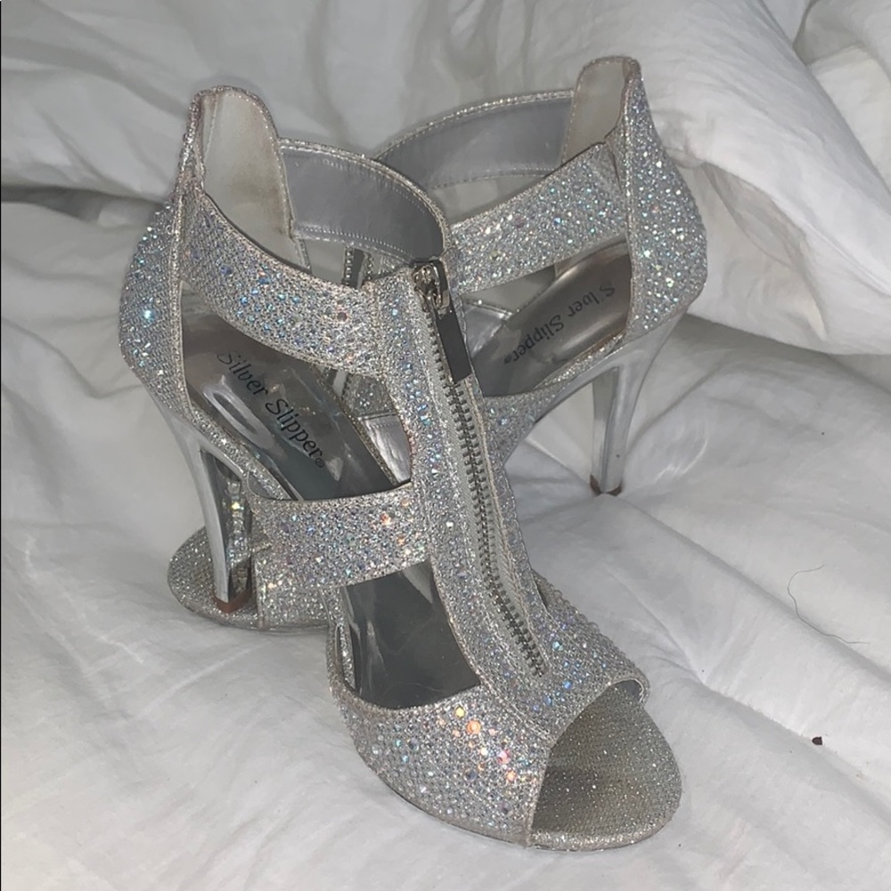 Silver Slipper 5” heels size 5 1/2 worn once